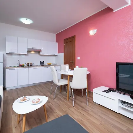 아파트 Awesome In With Kitchen